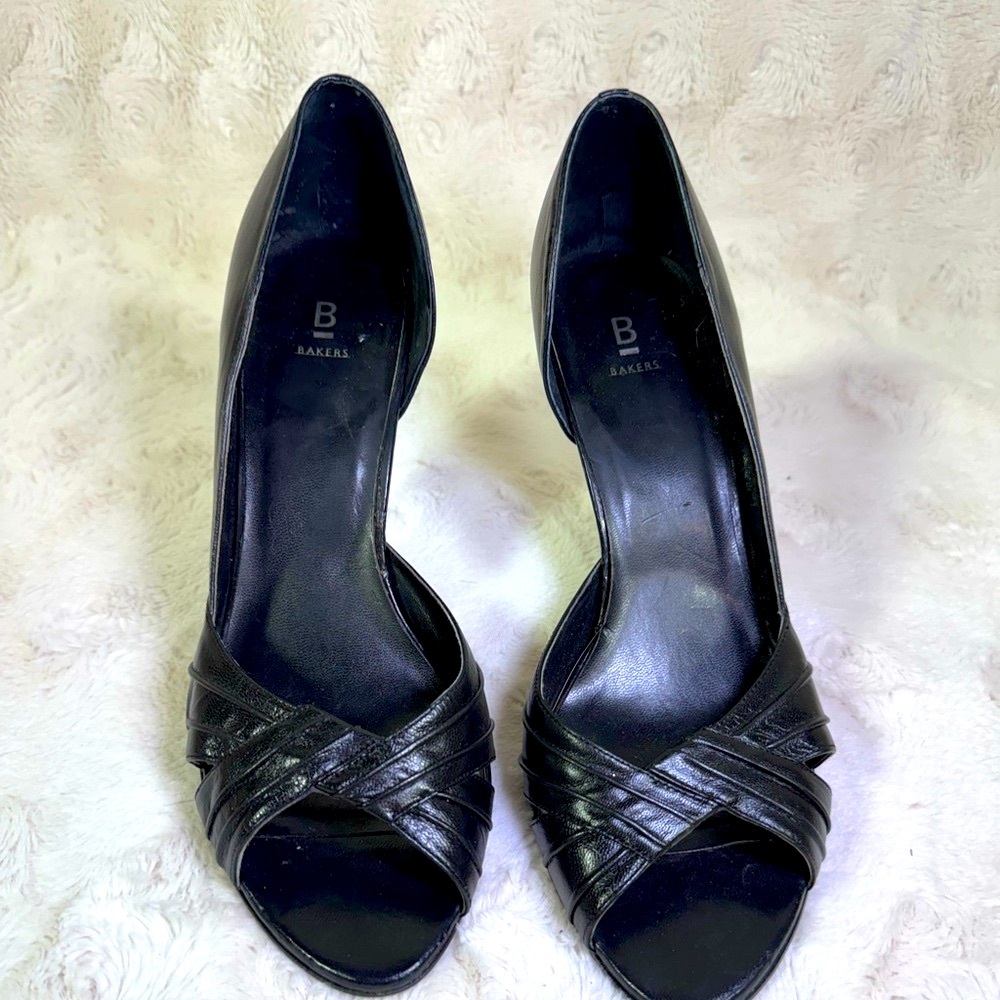 Black open toe pump